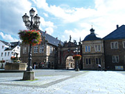 Vor dem Schloss Bckeburg