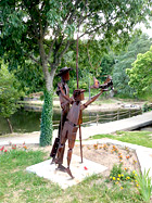 Angler-Skulptur mit Blick auf La Ligne