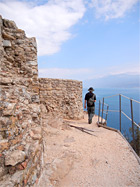 Burgruine auf dem Rocca di Manerba