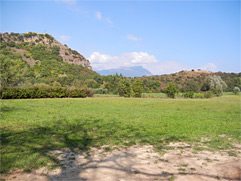 Blick auf den Rocca di Manerba vom ehemaligen Moor